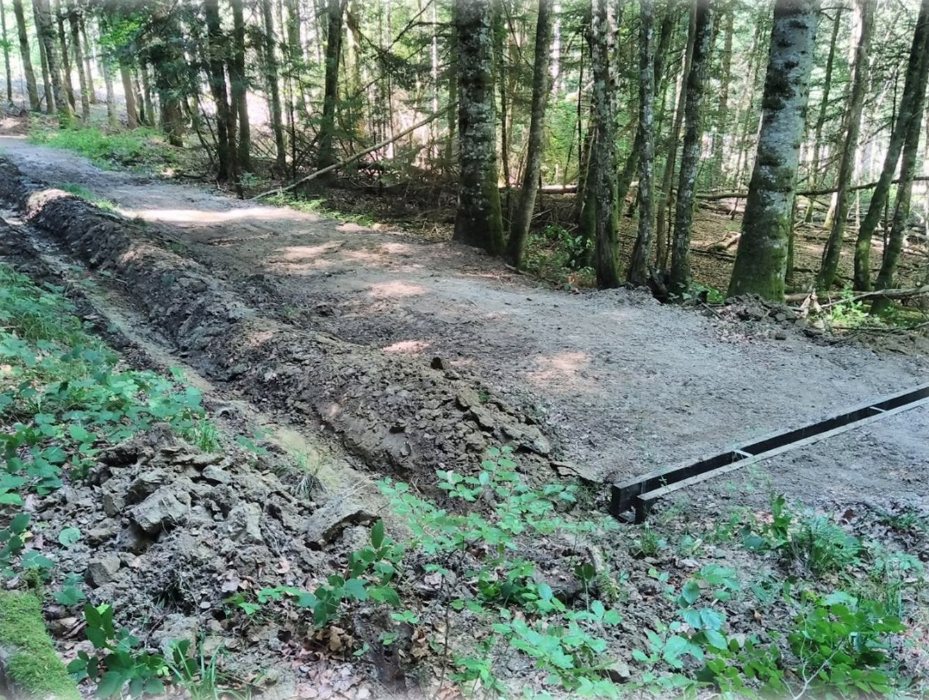 Renvoi d'eau sentier